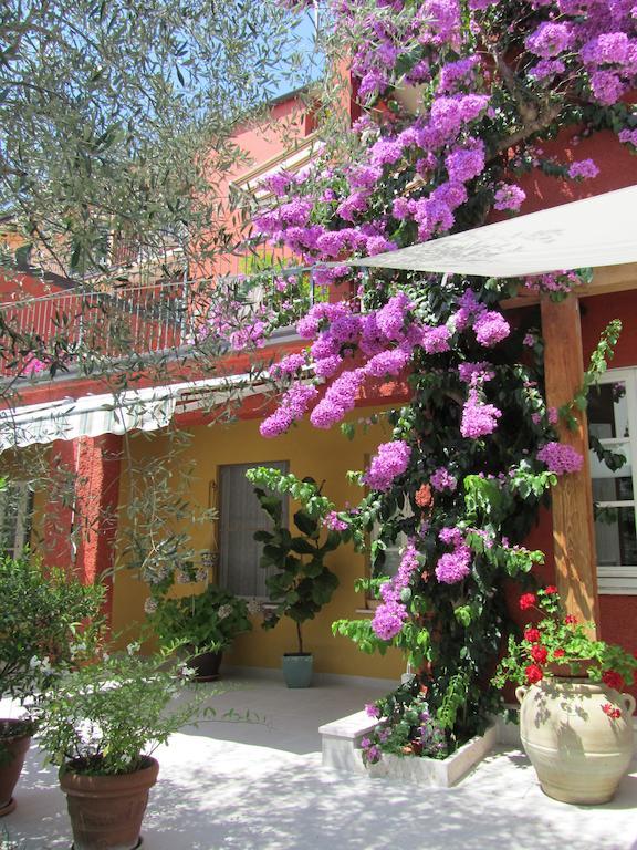 Borgo Antico Apartments ตอสโกลาโน มาแดร์โน ภายนอก รูปภาพ