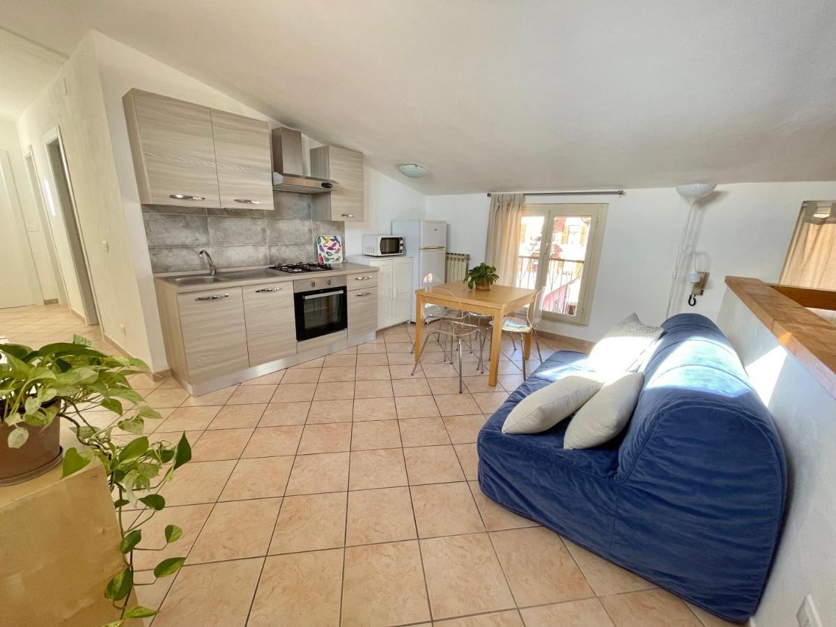 Borgo Antico Apartments ตอสโกลาโน มาแดร์โน ภายนอก รูปภาพ