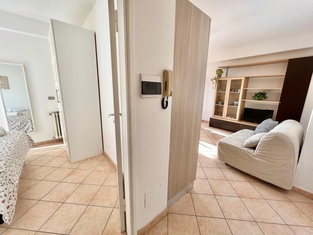 Borgo Antico Apartments ตอสโกลาโน มาแดร์โน ภายนอก รูปภาพ