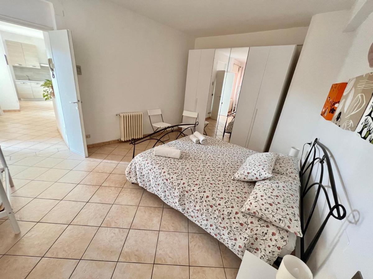 Borgo Antico Apartments ตอสโกลาโน มาแดร์โน ภายนอก รูปภาพ
